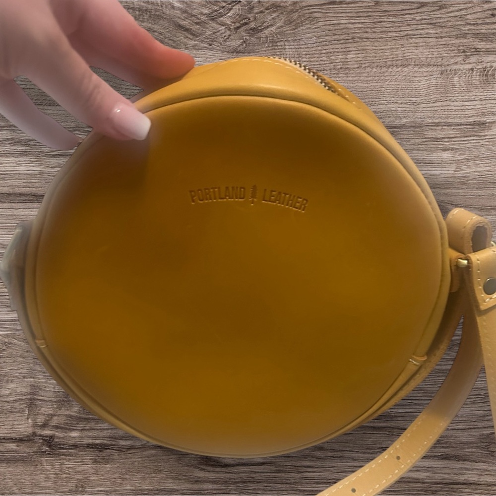 🦄 Portland Leather Limited Edition Folklore Large Circle in Sunflower! - Picture 3 of 5